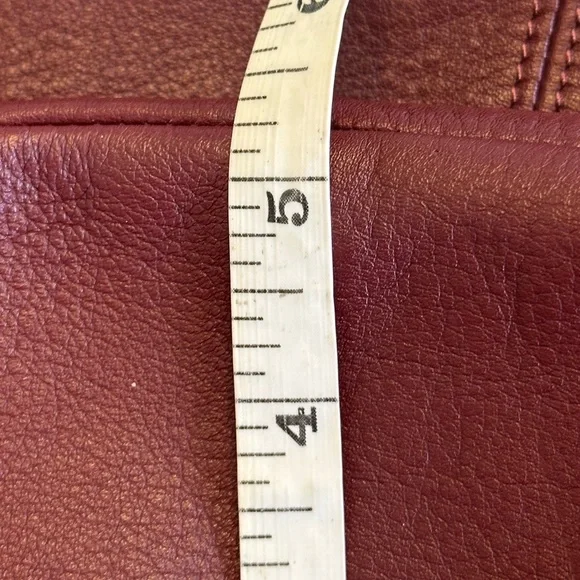 Leatherology | Aleena Soft Zippered Tote in Bordeaux - Full Grain Leather - Picture 15 of 16